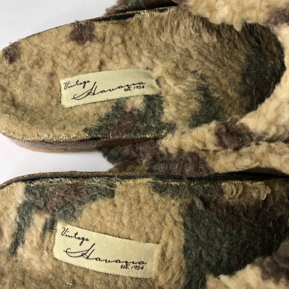 Vintage Havana Women’s 8 Green Tan Multi Camouflage Ricky Fuzzy Fleece Clogs - Picture 2 of 5